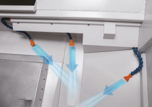 Des buses d'arrosage sont placés autour de la zone d'usinage pour évacuer les copeaux